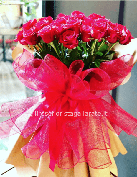 Mazzo di rose rosse stelo lungo 80 cm , 24 steli.