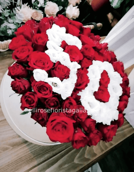 box floreale con numero creato con fiori